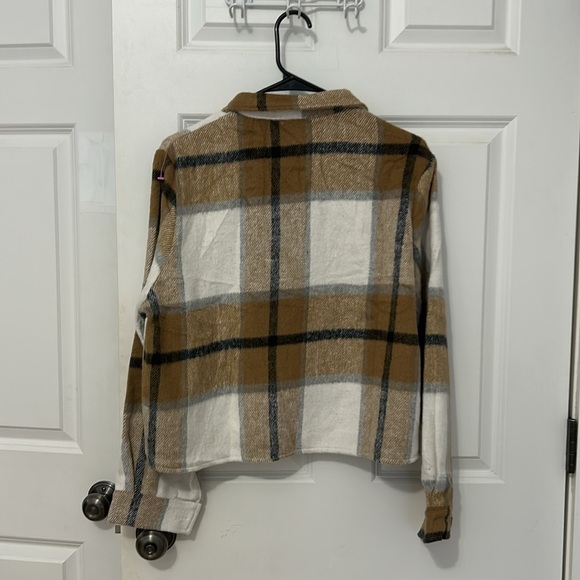 Hotouch flannel cropped button down shirt size medium brown black cream top NWT - Picture 4 of 5